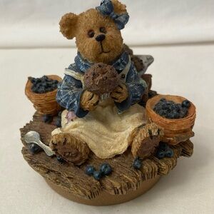 Boyd’s Bears & Friends The Boysenberry Patch Blueberry Muffin Bear Candleholder